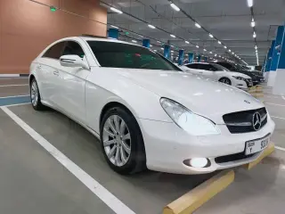 2009 Mercedes-Benz CLS في Ajman سيارة مستعملة