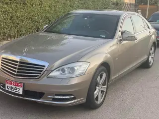 2010 Mercedes-Benz S-Class في Al Ain سيارة مستعملة