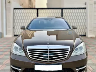 2012 Mercedes-Benz S-Class في Dubai سيارة مستعملة