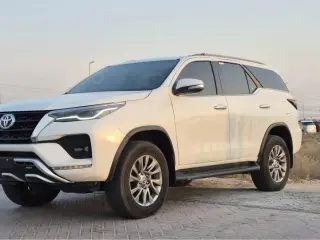 2022 Toyota Fortuner in Dubai used car