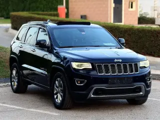 2015 Jeep Grand Cherokee في Dubai سيارة مستعملة