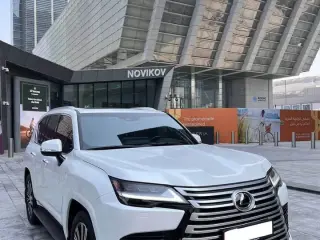 2023 Lexus LX600 في Abu Dhabi سيارة مستعملة