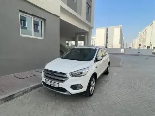 2018 Ford Escape في Dubai سيارة مستعملة
