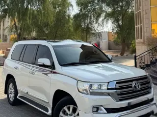 2018 Toyota Land Cruiser in Dubai used car