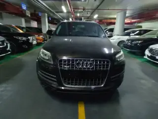 2013 Audi Q7 في Dubai سيارة مستعملة