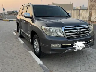 2011 Toyota Land Cruiser in Sharjah used car