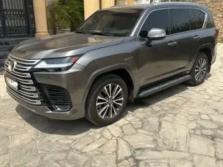 2025 Lexus LX600 في Abu Dhabi سيارة مستعملة