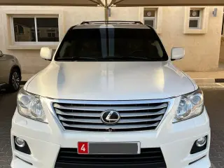2010 Lexus LX 570 في Abu Dhabi سيارة مستعملة