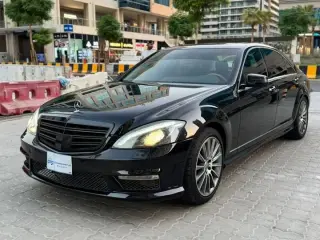 2007 Mercedes-Benz S-Class في Abu Dhabi سيارة مستعملة