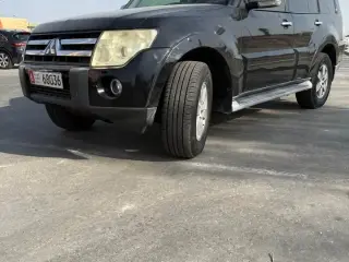 2008 Mitsubishi Pajero في Abu Dhabi سيارة مستعملة