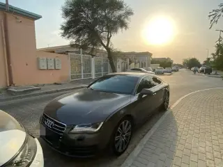 2011 Audi A7 في Dubai سيارة مستعملة