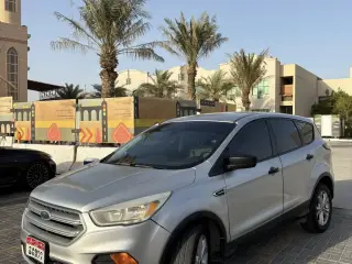 2017 Ford Escape في Al Ain سيارة مستعملة