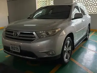 2011 Toyota Highlander in Sharjah used car