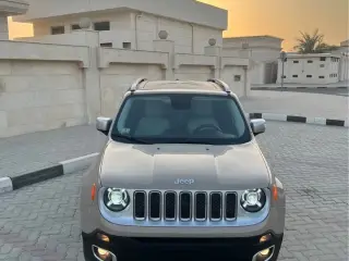 2016 Jeep Renegade في Sharjah سيارة مستعملة