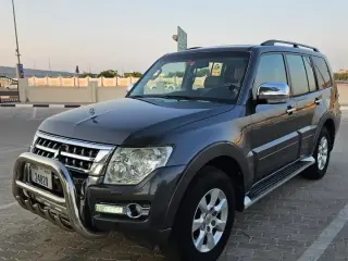 2015 Mitsubishi Pajero في Dubai سيارة مستعملة