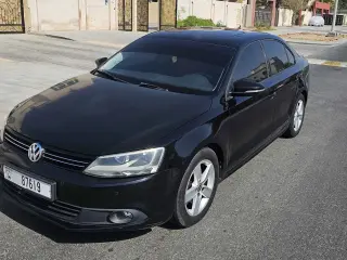 2014 Volkswagen Jetta في Dubai سيارة مستعملة