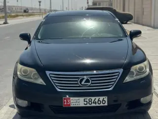 2011 Lexus LS 460 في Abu Dhabi سيارة مستعملة