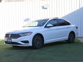 2020 Volkswagen Jetta في Sharjah سيارة مستعملة