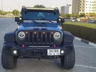 2014 Jeep Wrangler في Dubai سيارة مستعملة