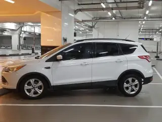 2014 Ford Escape في Dubai سيارة مستعملة