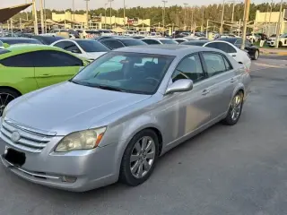 2007 Toyota Avalon in Sharjah used car
