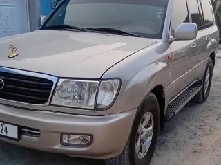 2002 Toyota Land Cruiser in Sharjah used car