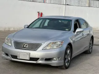 2010 Lexus LS in Dubai used car