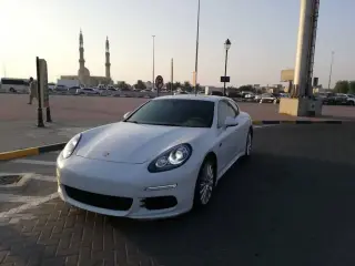 2015 Porsche Panamera في Dubai سيارة مستعملة