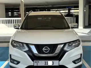 2020 Nissan XTrail في Dubai سيارة مستعملة