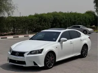 2014 Lexus GS في Sharjah سيارة مستعملة