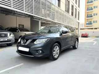 2016 Nissan XTrail في Dubai سيارة مستعملة