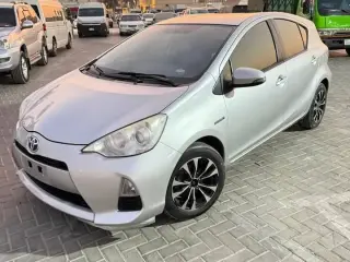 2014 Toyota Prius in Dubai used car