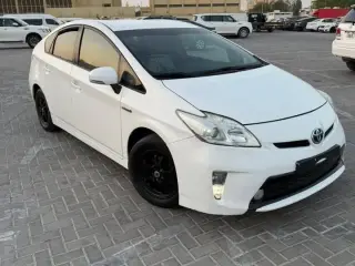 2014 Toyota Prius in Dubai used car