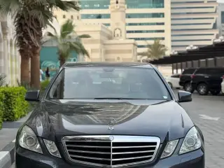 2011 Mercedes-Benz E-Class في Dubai سيارة مستعملة