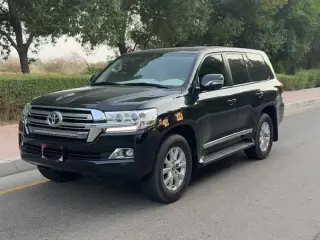 2018 Toyota Land Cruiser in Dubai used car