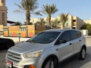 2017 Ford Escape في Al Ain سيارة مستعملة