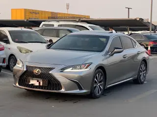 2019 Lexus ES in Sharjah used car