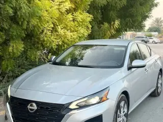 2023 Nissan Altima in Dubai used car