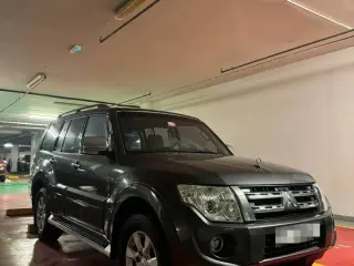 2012 Mitsubishi Pajero in Abu Dhabi used car