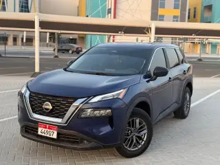 2023 Nissan Rogue في Abu Dhabi سيارة مستعملة