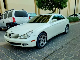 2008 Mercedes-Benz CLS في Dubai سيارة مستعملة