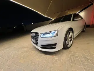 2015 Audi S8 in Abu Dhabi used car