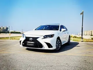 2014 Lexus ES in Sharjah used car