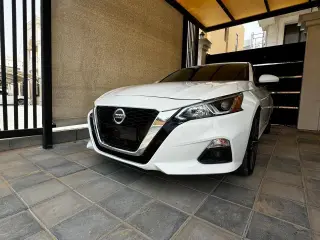 2020 Nissan Altima in Dubai used car