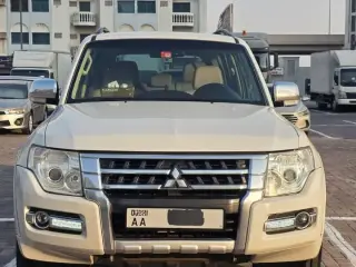 2017 Mitsubishi Pajero in Sharjah used car