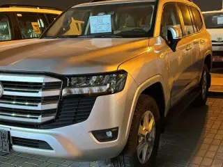 2023 Toyota Land Cruiser in Dubai used car