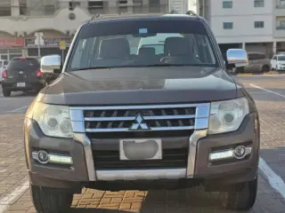 2015 Mitsubishi Pajero in Dubai used car