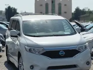 2011 Nissan Quest في Sharjah سيارة مستعملة
