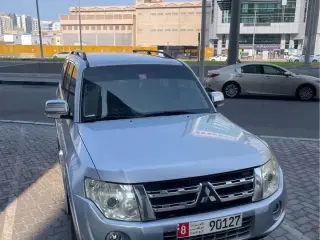2012 Mitsubishi Pajero in Abu Dhabi used car