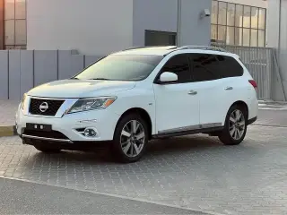 2014 Nissan Pathfinder in Sharjah used car